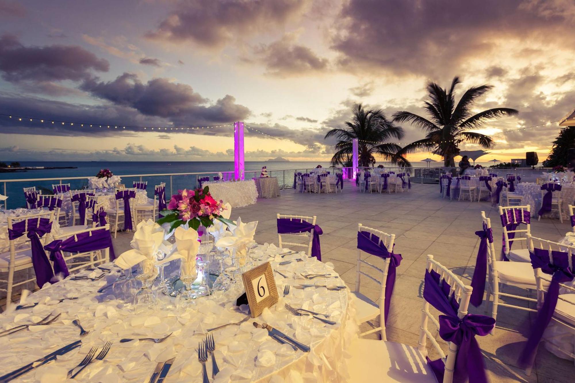 Sonesta Maho Beach All Inclusive Resort Casino & Spa Exterior photo