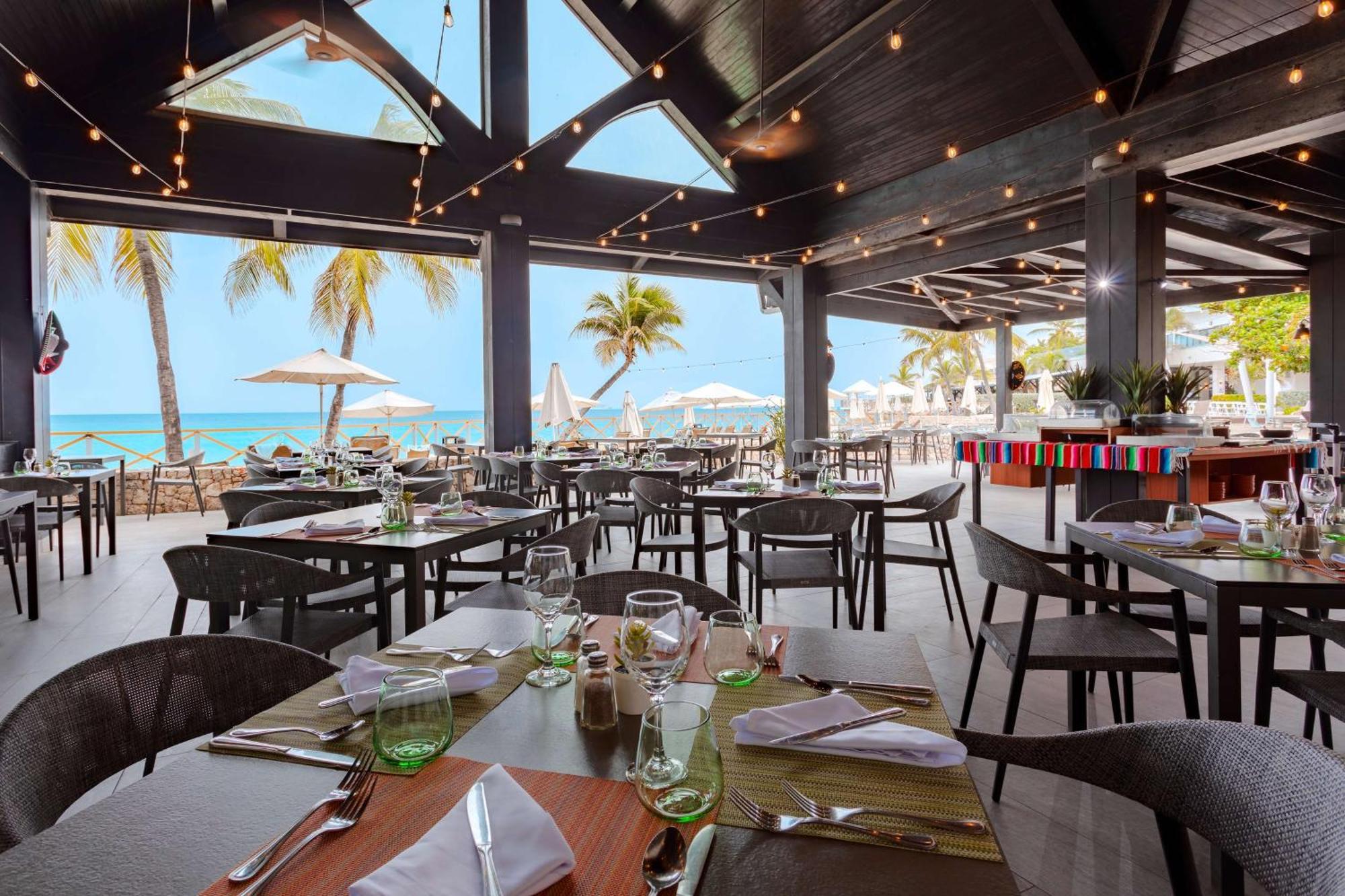 Sonesta Maho Beach All Inclusive Resort Casino & Spa Exterior photo