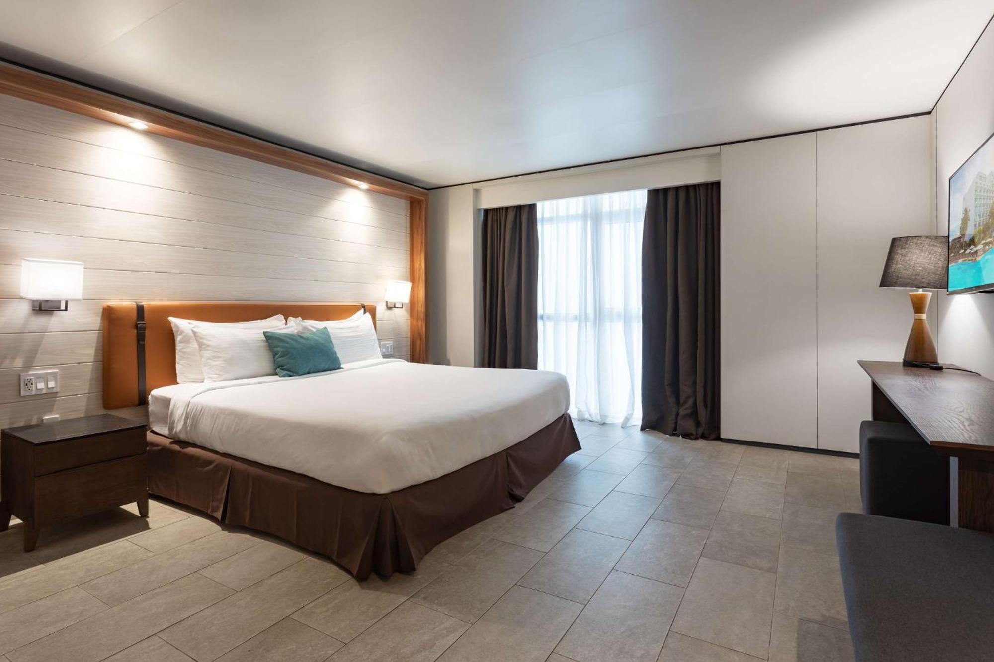 Sonesta Maho Beach All Inclusive Resort Casino & Spa Exterior photo