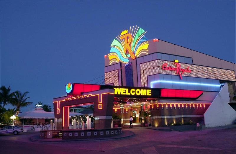 Sonesta Maho Beach All Inclusive Resort Casino & Spa Exterior photo